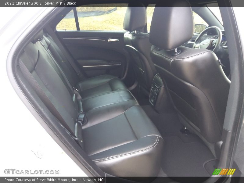 Silver Mist / Black 2021 Chrysler 300 S