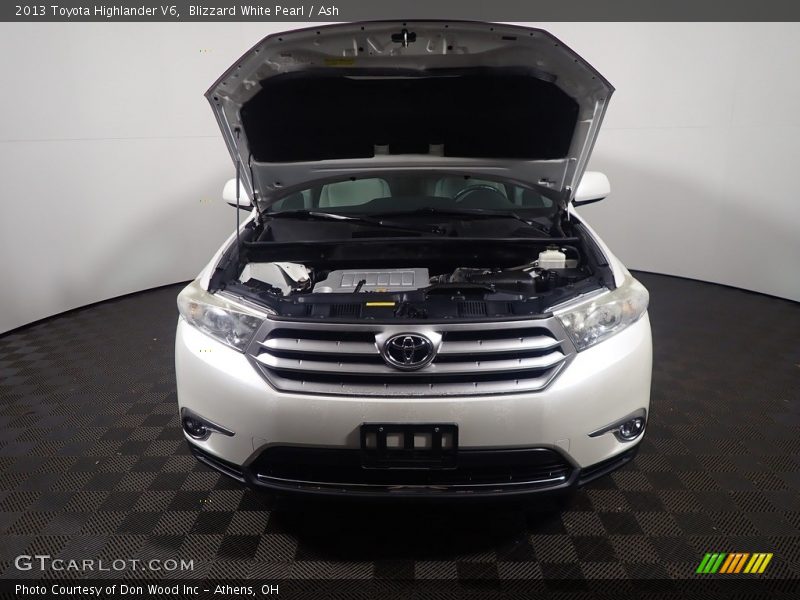 Blizzard White Pearl / Ash 2013 Toyota Highlander V6
