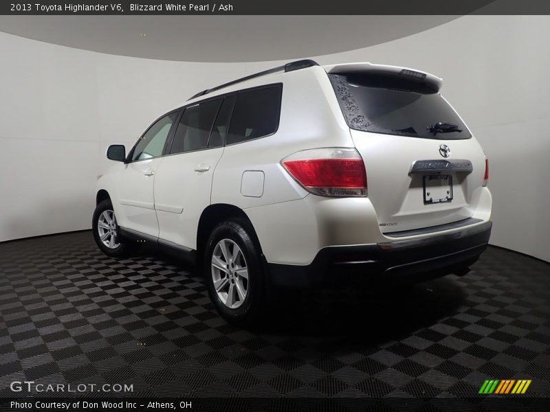 Blizzard White Pearl / Ash 2013 Toyota Highlander V6