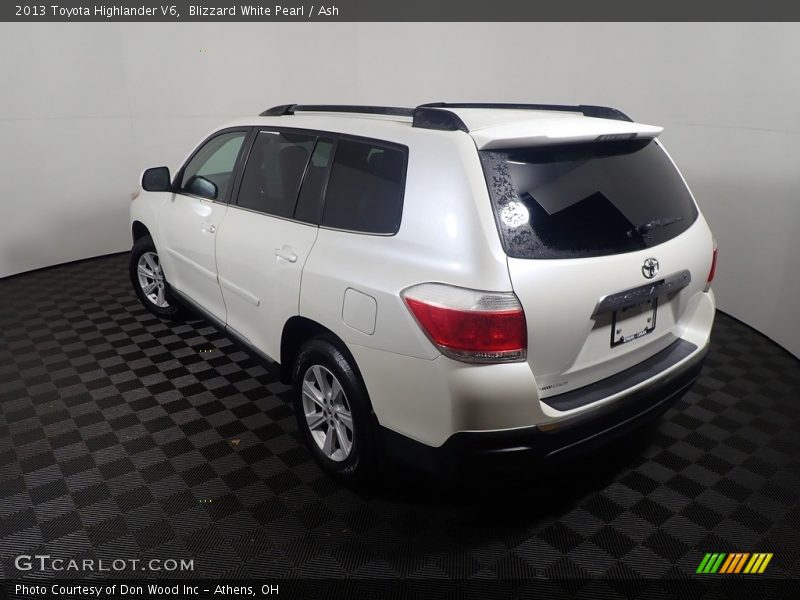Blizzard White Pearl / Ash 2013 Toyota Highlander V6