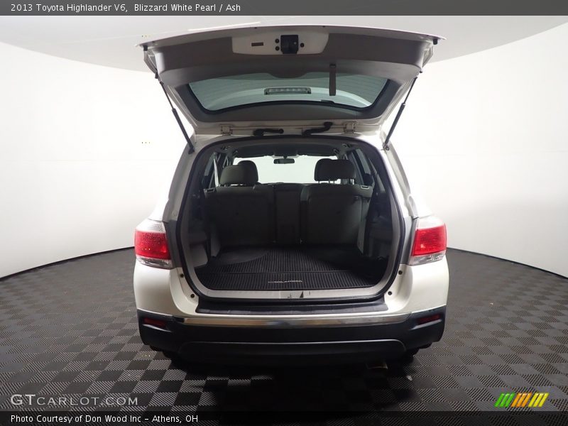 Blizzard White Pearl / Ash 2013 Toyota Highlander V6