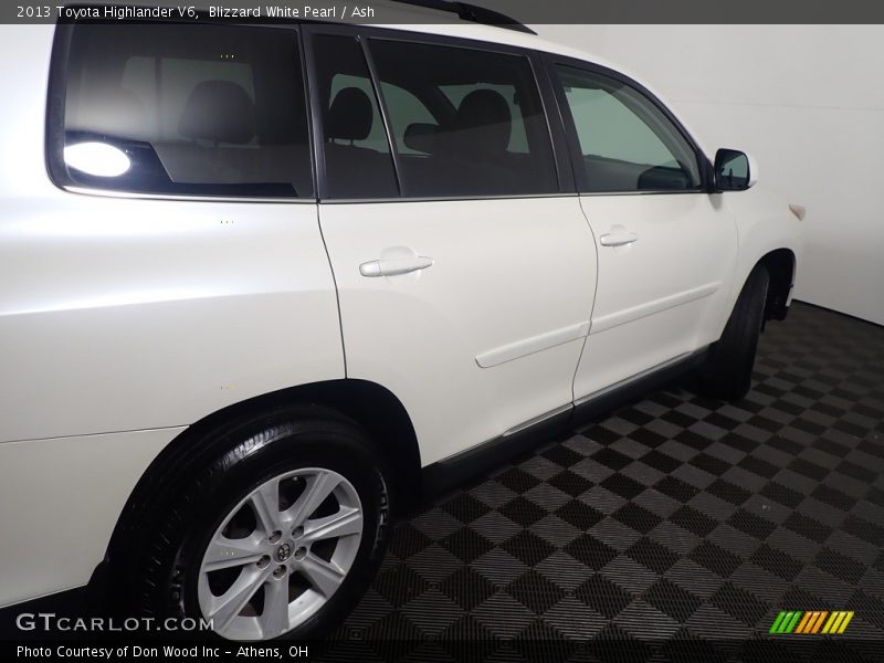Blizzard White Pearl / Ash 2013 Toyota Highlander V6
