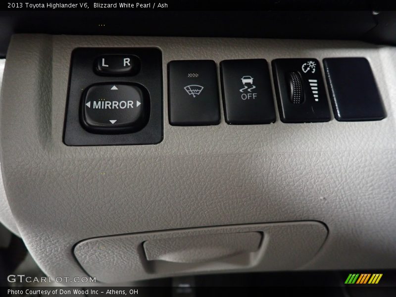 Blizzard White Pearl / Ash 2013 Toyota Highlander V6