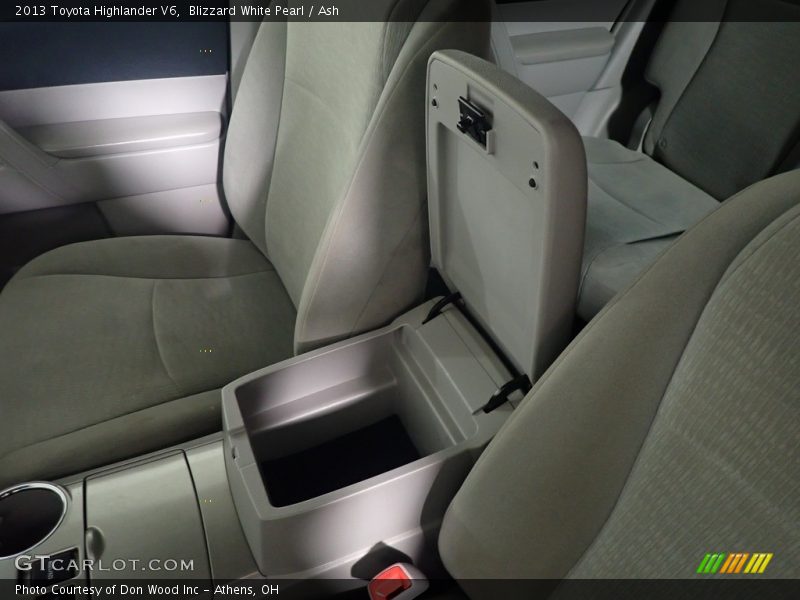 Blizzard White Pearl / Ash 2013 Toyota Highlander V6