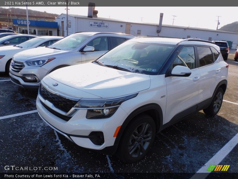 Clear White / Black 2021 Kia Seltos S AWD