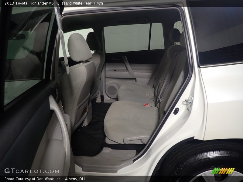 Blizzard White Pearl / Ash 2013 Toyota Highlander V6