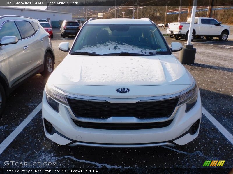 Clear White / Black 2021 Kia Seltos S AWD