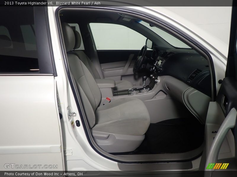 Blizzard White Pearl / Ash 2013 Toyota Highlander V6