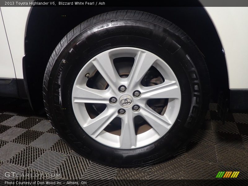 Blizzard White Pearl / Ash 2013 Toyota Highlander V6