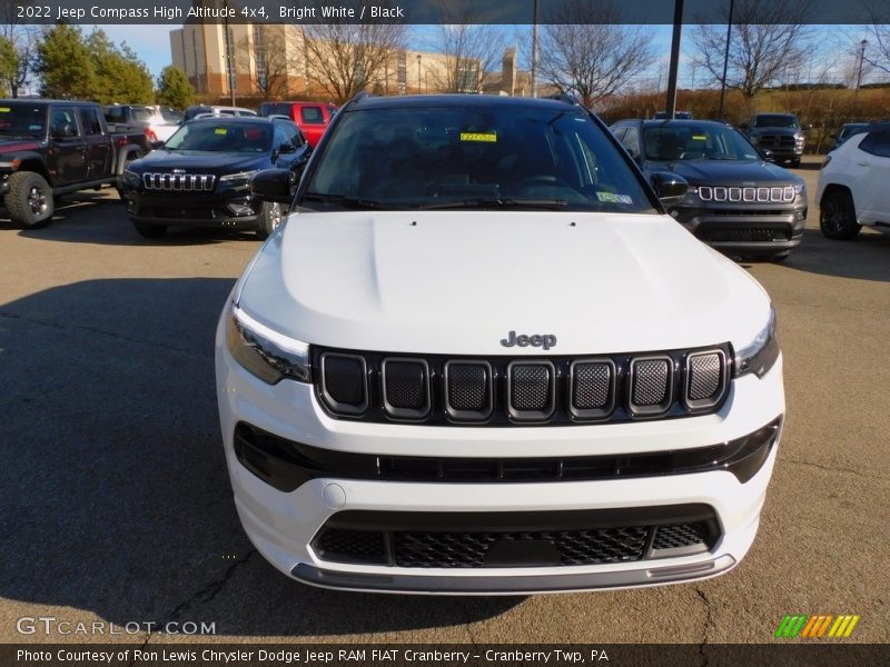 Bright White / Black 2022 Jeep Compass High Altitude 4x4