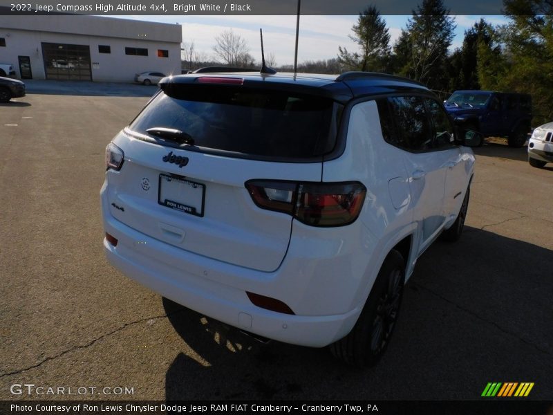 Bright White / Black 2022 Jeep Compass High Altitude 4x4