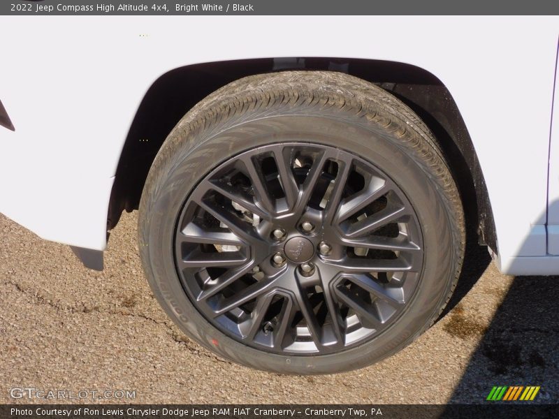 Bright White / Black 2022 Jeep Compass High Altitude 4x4