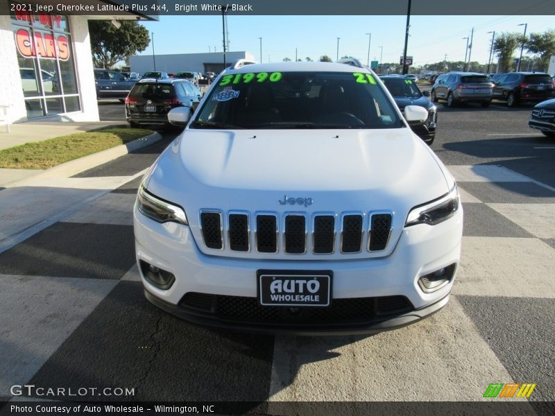 Bright White / Black 2021 Jeep Cherokee Latitude Plus 4x4