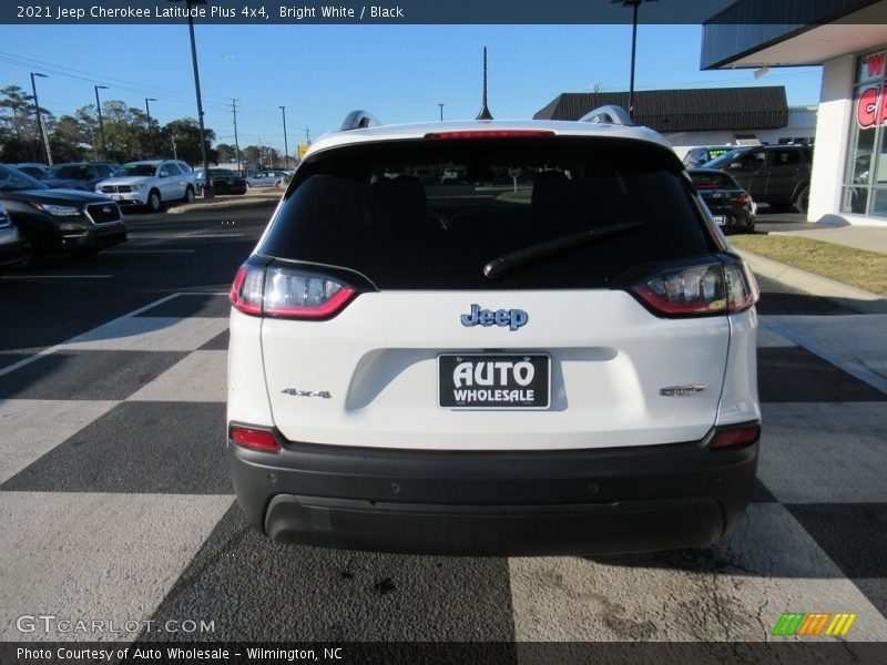 Bright White / Black 2021 Jeep Cherokee Latitude Plus 4x4