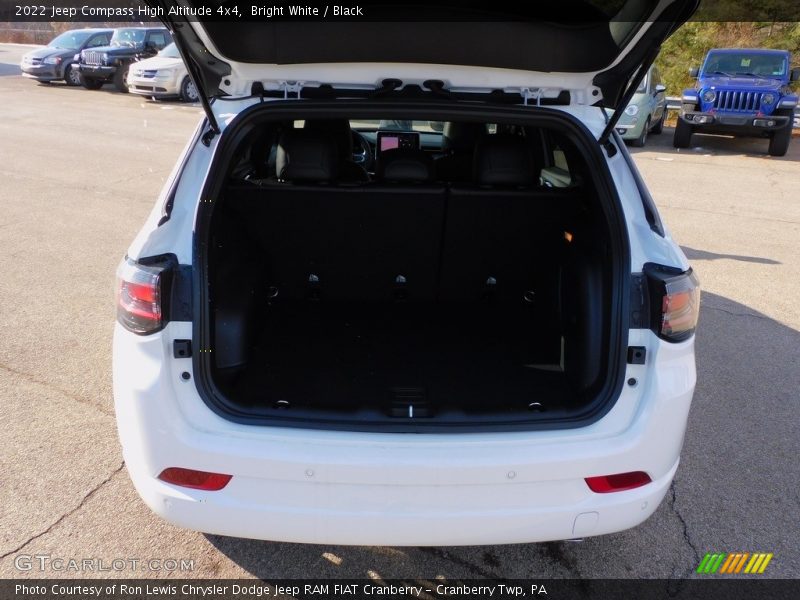 Bright White / Black 2022 Jeep Compass High Altitude 4x4