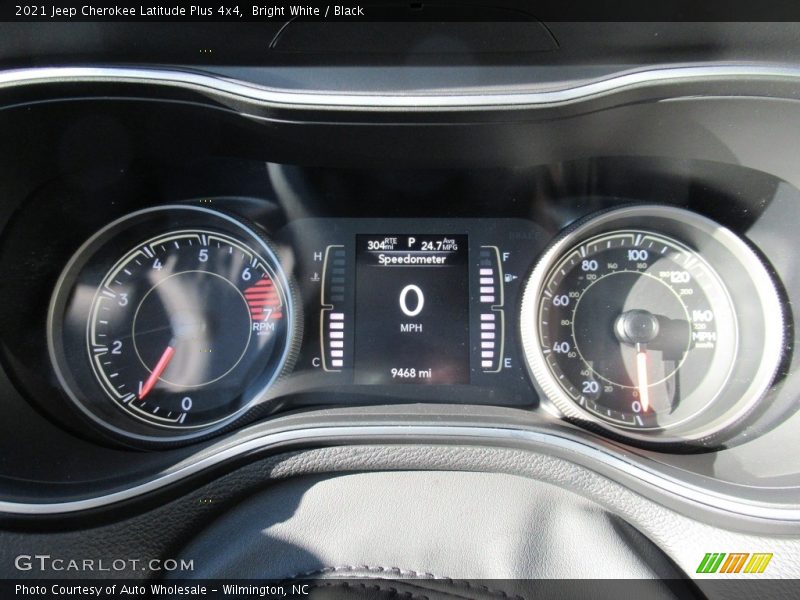 Bright White / Black 2021 Jeep Cherokee Latitude Plus 4x4