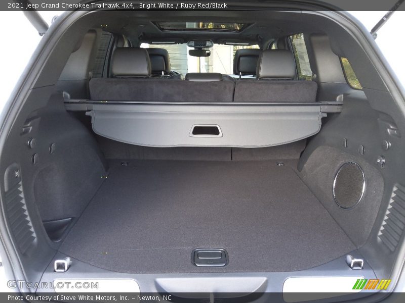  2021 Grand Cherokee Trailhawk 4x4 Trunk
