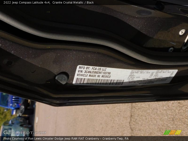 Granite Crystal Metallic / Black 2022 Jeep Compass Latitude 4x4