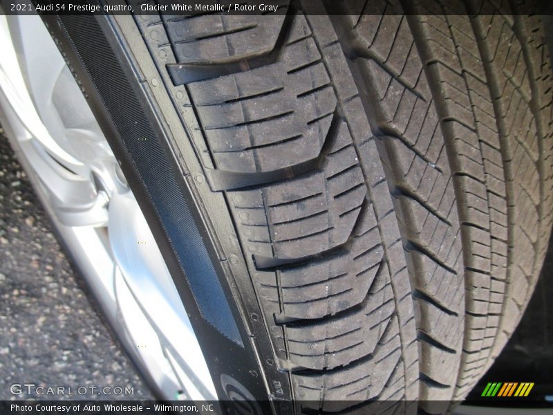 Glacier White Metallic / Rotor Gray 2021 Audi S4 Prestige quattro