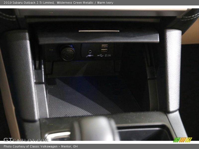 Wilderness Green Metallic / Warm Ivory 2019 Subaru Outback 2.5i Limited