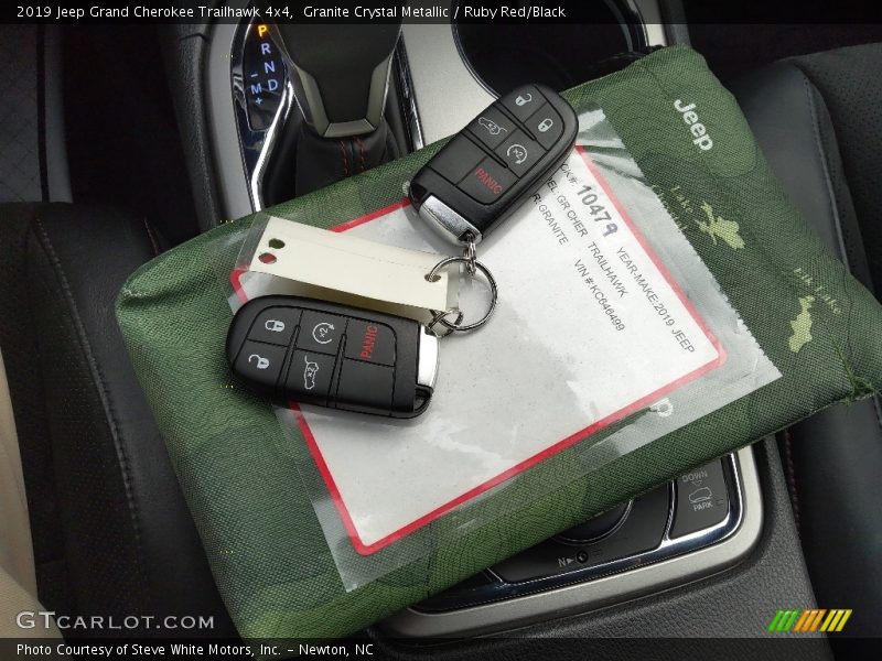 Granite Crystal Metallic / Ruby Red/Black 2019 Jeep Grand Cherokee Trailhawk 4x4