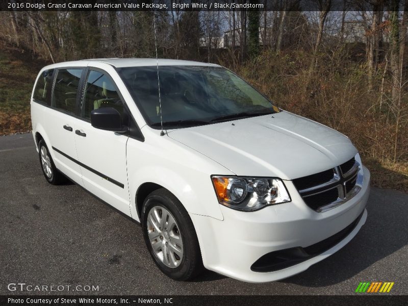 Bright White / Black/Sandstorm 2016 Dodge Grand Caravan American Value Package