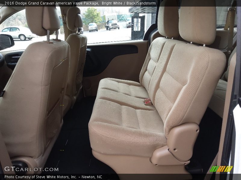 Bright White / Black/Sandstorm 2016 Dodge Grand Caravan American Value Package