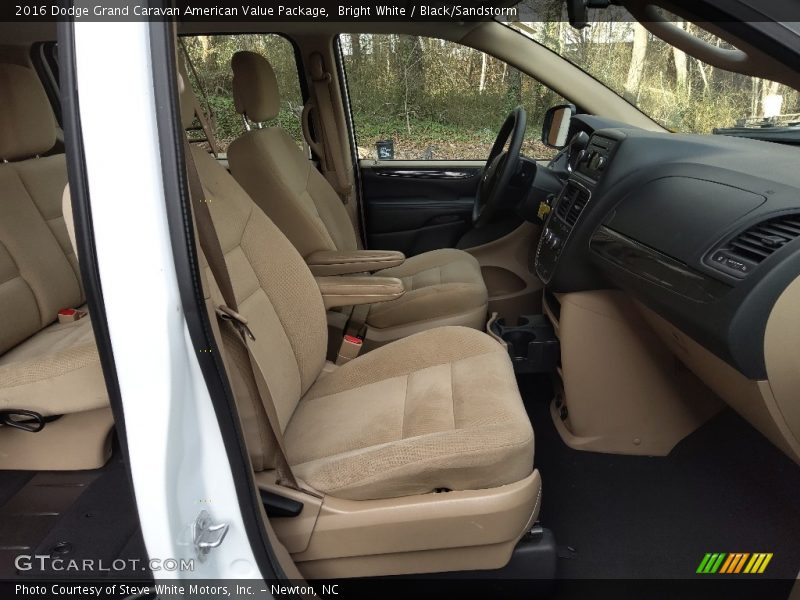 Bright White / Black/Sandstorm 2016 Dodge Grand Caravan American Value Package