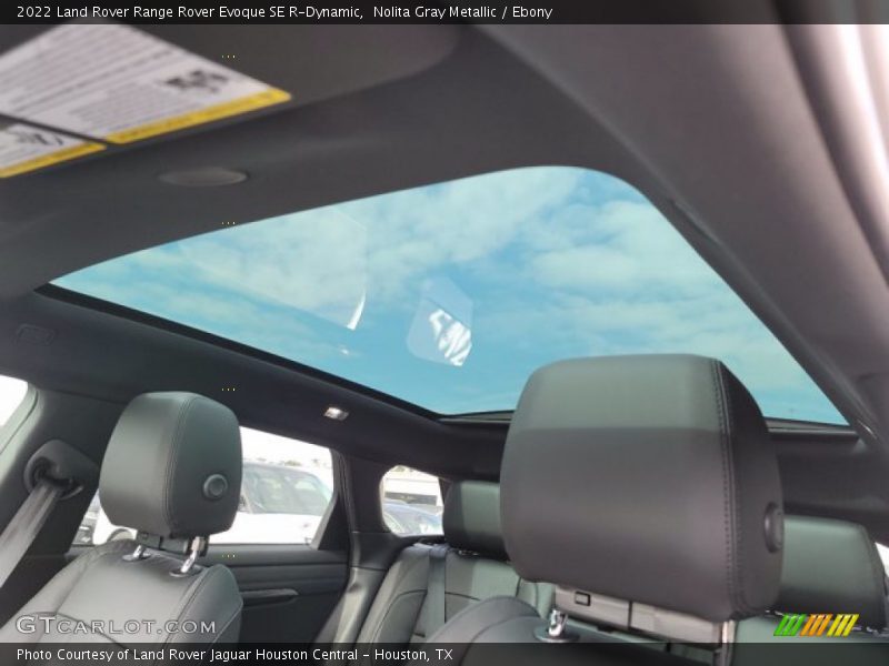 Sunroof of 2022 Range Rover Evoque SE R-Dynamic