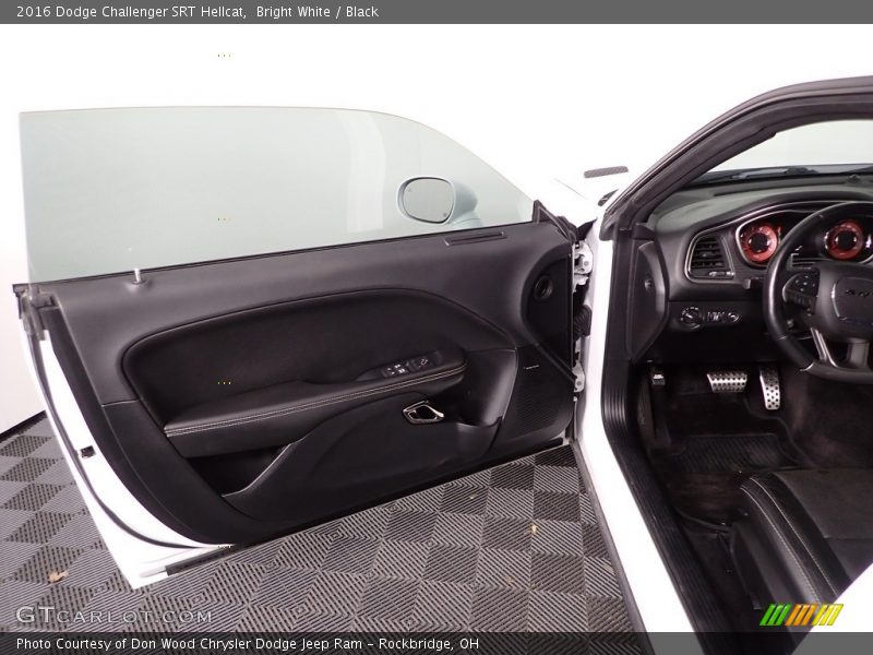 Bright White / Black 2016 Dodge Challenger SRT Hellcat