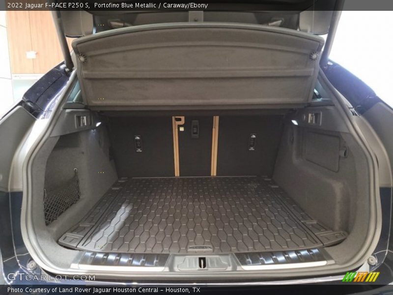  2022 F-PACE P250 S Trunk