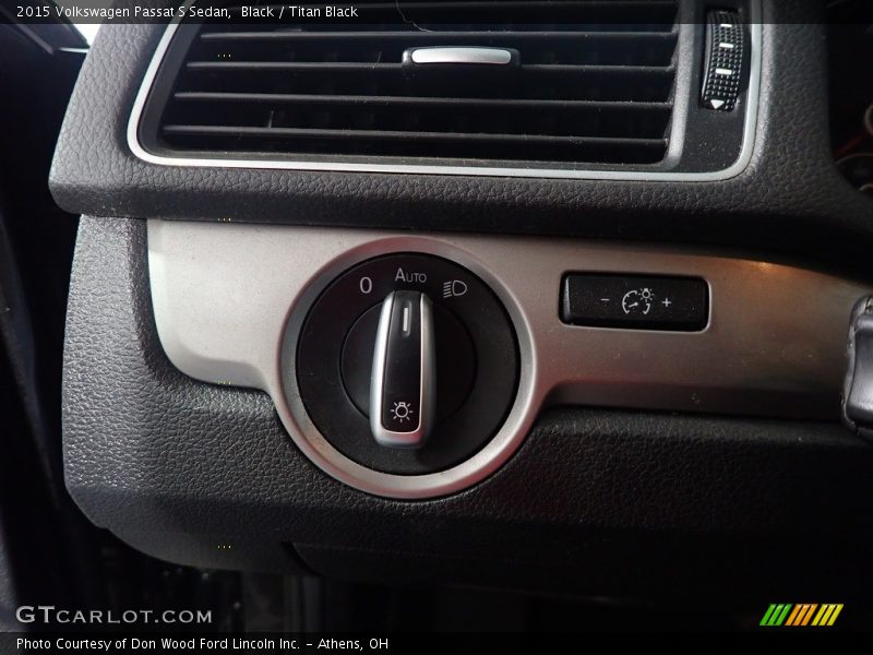Black / Titan Black 2015 Volkswagen Passat S Sedan