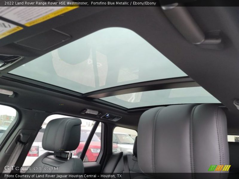 Sunroof of 2022 Range Rover HSE Westminster