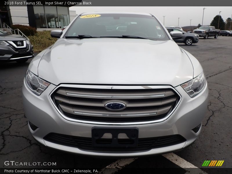 Ingot Silver / Charcoal Black 2018 Ford Taurus SEL
