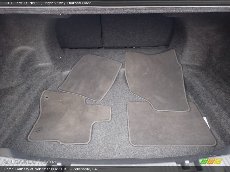 Ingot Silver / Charcoal Black 2018 Ford Taurus SEL