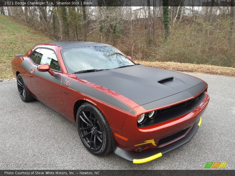 Front 3/4 View of 2021 Challenger T/A