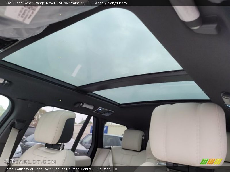 Sunroof of 2022 Range Rover HSE Westminster