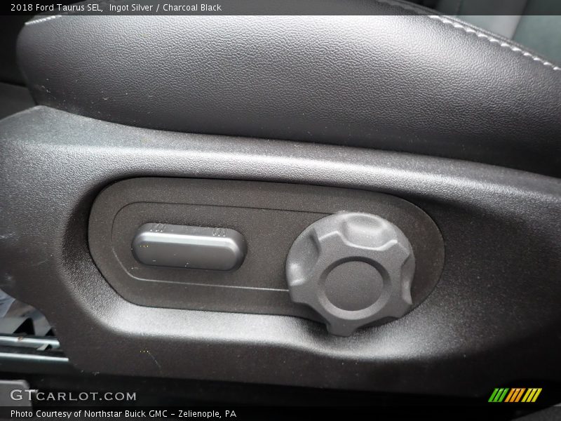Ingot Silver / Charcoal Black 2018 Ford Taurus SEL