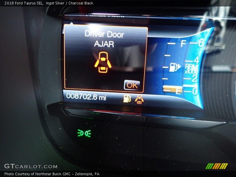 Ingot Silver / Charcoal Black 2018 Ford Taurus SEL