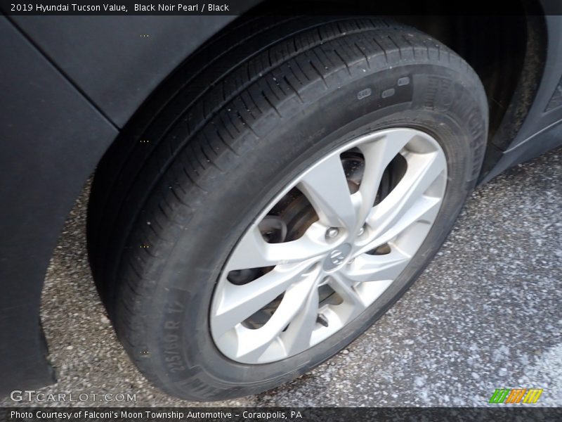 Black Noir Pearl / Black 2019 Hyundai Tucson Value