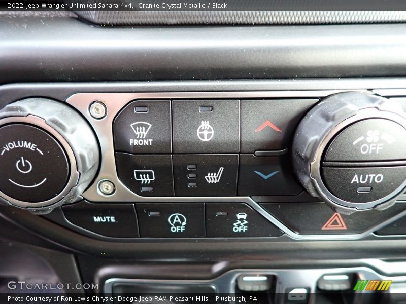 Controls of 2022 Wrangler Unlimited Sahara 4x4