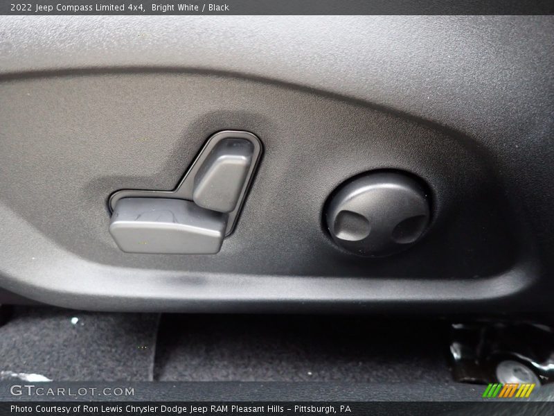 Bright White / Black 2022 Jeep Compass Limited 4x4