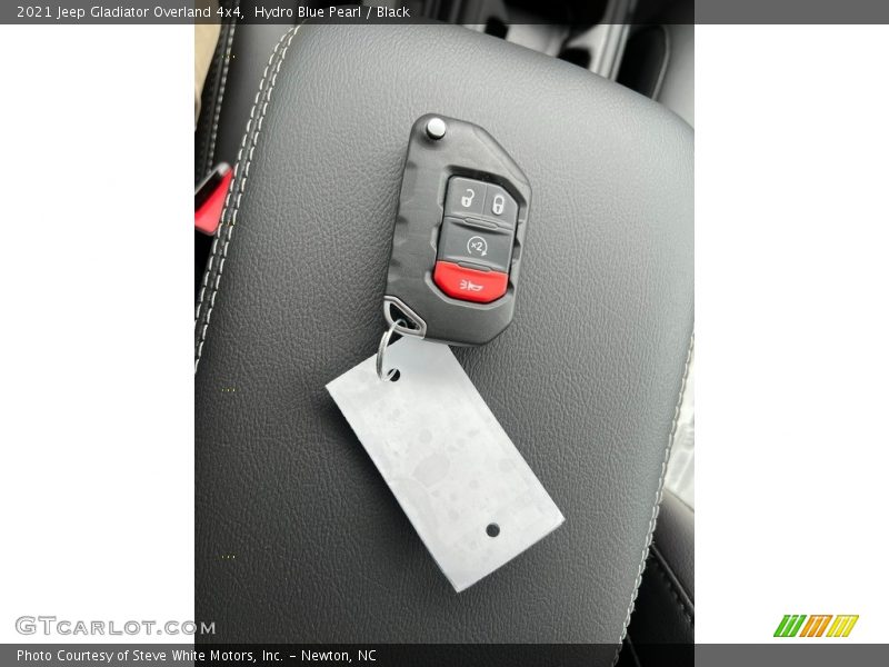 Hydro Blue Pearl / Black 2021 Jeep Gladiator Overland 4x4