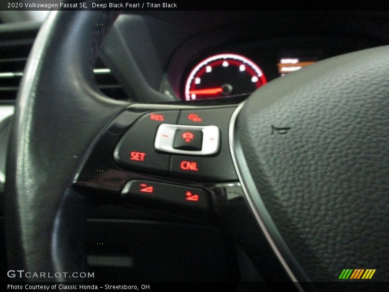 Deep Black Pearl / Titan Black 2020 Volkswagen Passat SE
