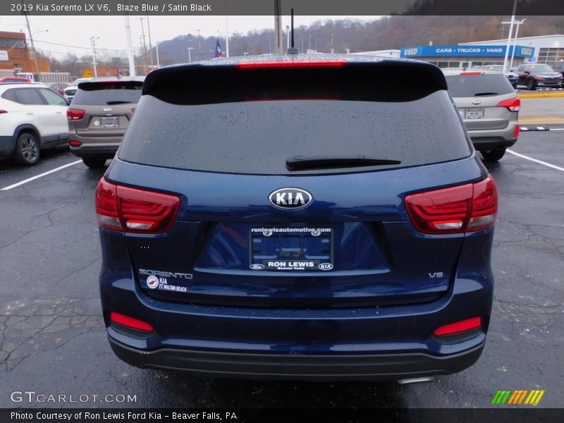 Blaze Blue / Satin Black 2019 Kia Sorento LX V6