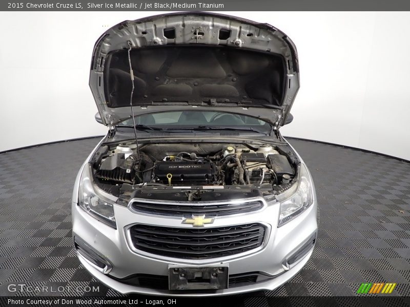 Silver Ice Metallic / Jet Black/Medium Titanium 2015 Chevrolet Cruze LS