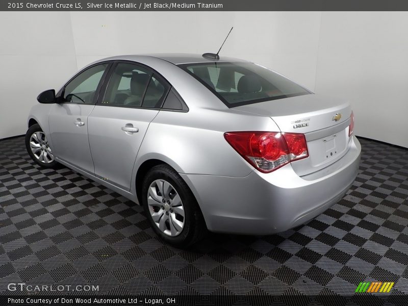 Silver Ice Metallic / Jet Black/Medium Titanium 2015 Chevrolet Cruze LS