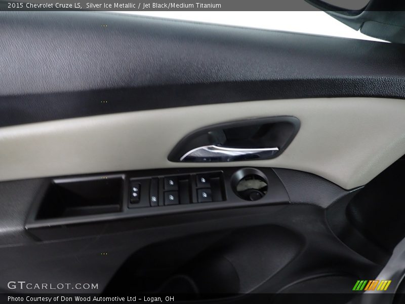 Silver Ice Metallic / Jet Black/Medium Titanium 2015 Chevrolet Cruze LS
