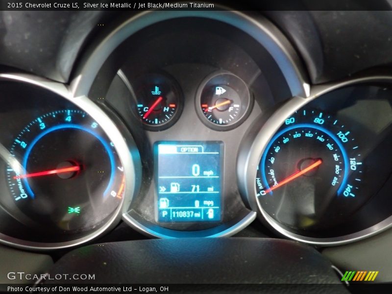 Silver Ice Metallic / Jet Black/Medium Titanium 2015 Chevrolet Cruze LS