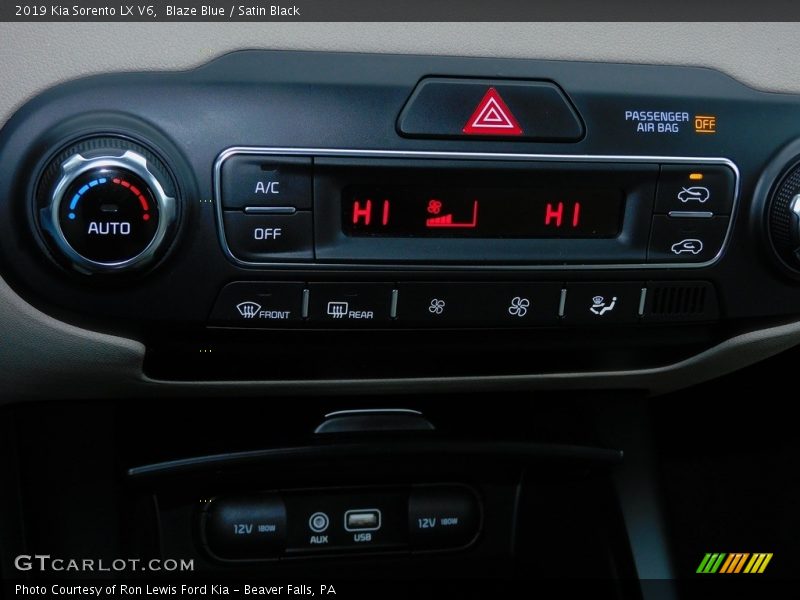 Blaze Blue / Satin Black 2019 Kia Sorento LX V6